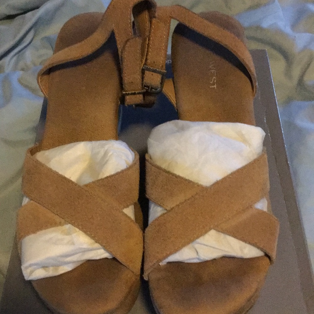 Ankle strap platform sandals